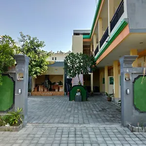  Séjour chez l'habitant Beji Ayu